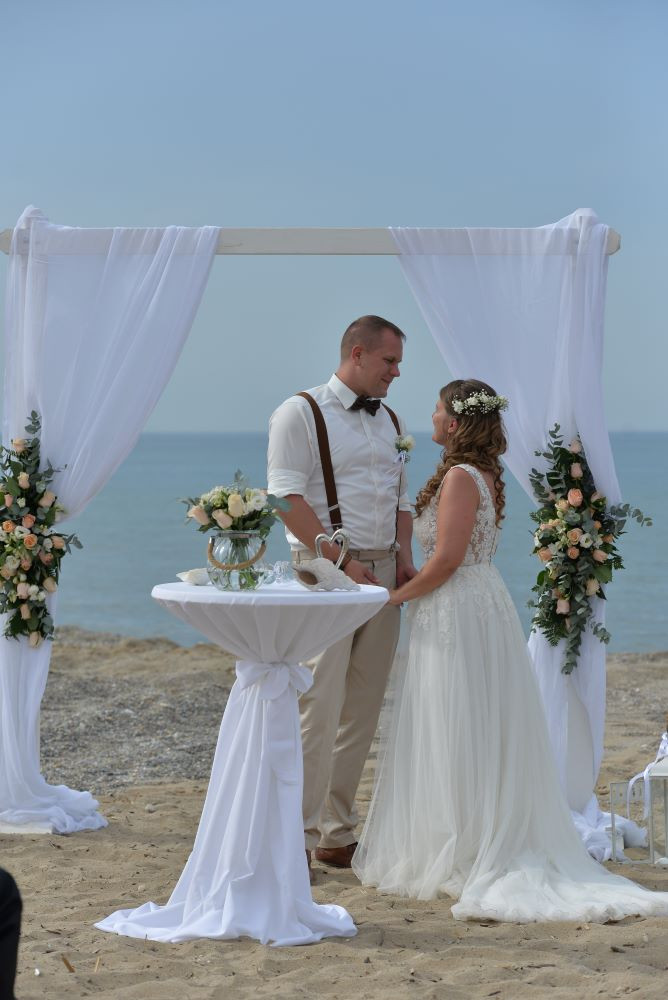 2019 05 31 Monika Fabian wedding on the beach